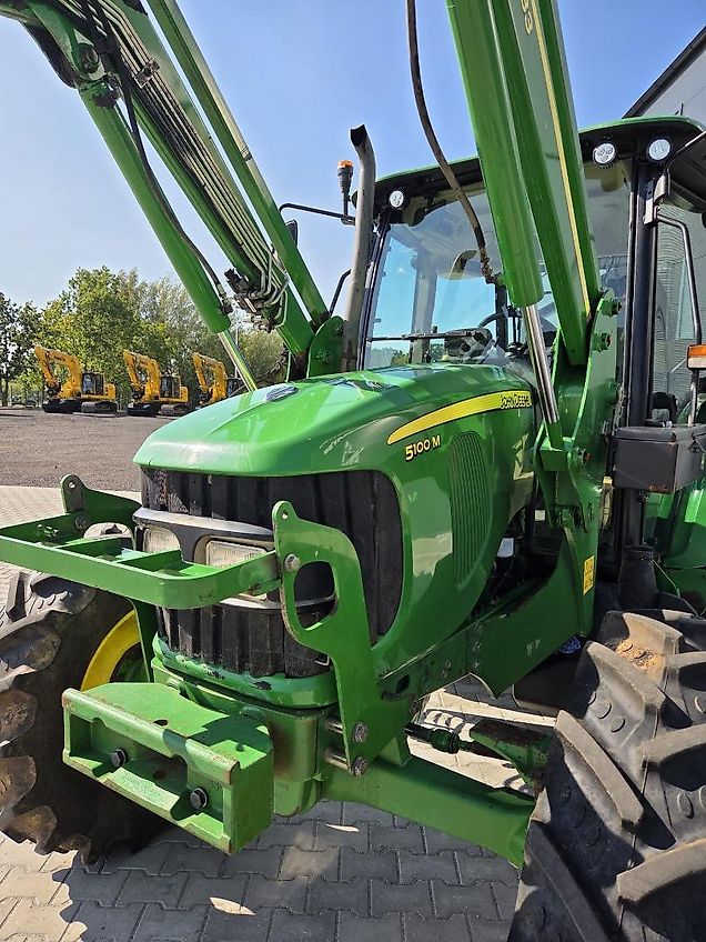 John Deere 5100M