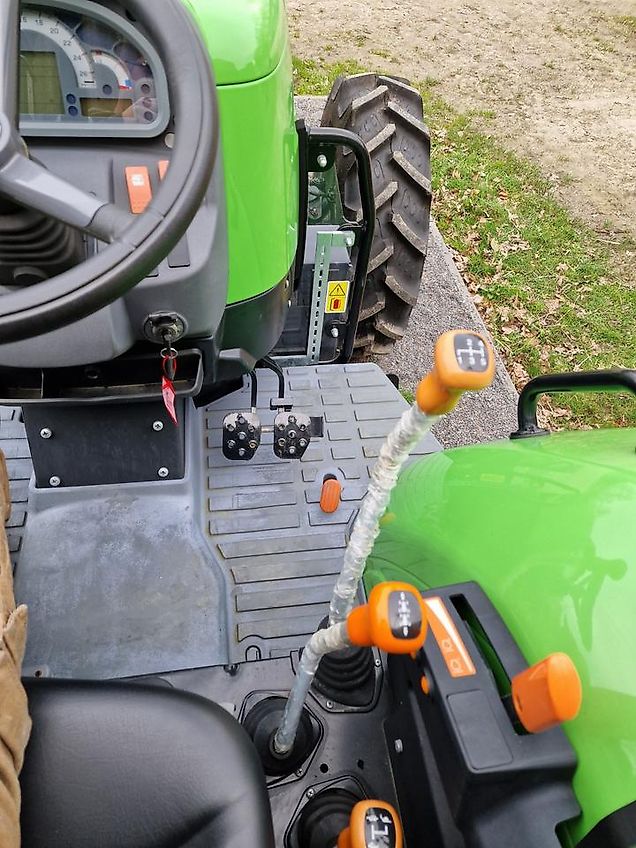 Deutz 4070E | Kompakttraktor mit Frontlader | 65PS Traktor