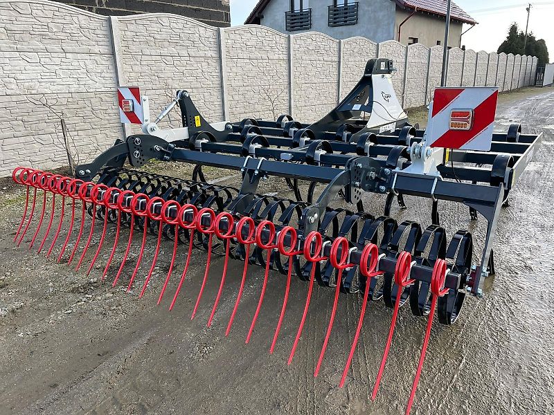 Leichtgrubber 2.5 m Stoppelgrubber Federzinkengrubber Egge Top Preis Leichtgrubber