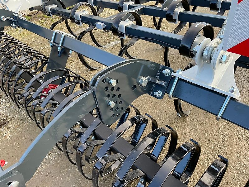 Leichtgrubber 2.5 m Stoppelgrubber Federzinkengrubber Egge Top Preis Leichtgrubber