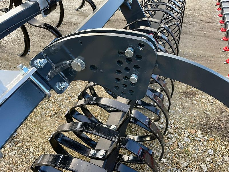 Leichtgrubber 2.5 m Stoppelgrubber Federzinkengrubber Egge Top Preis Leichtgrubber