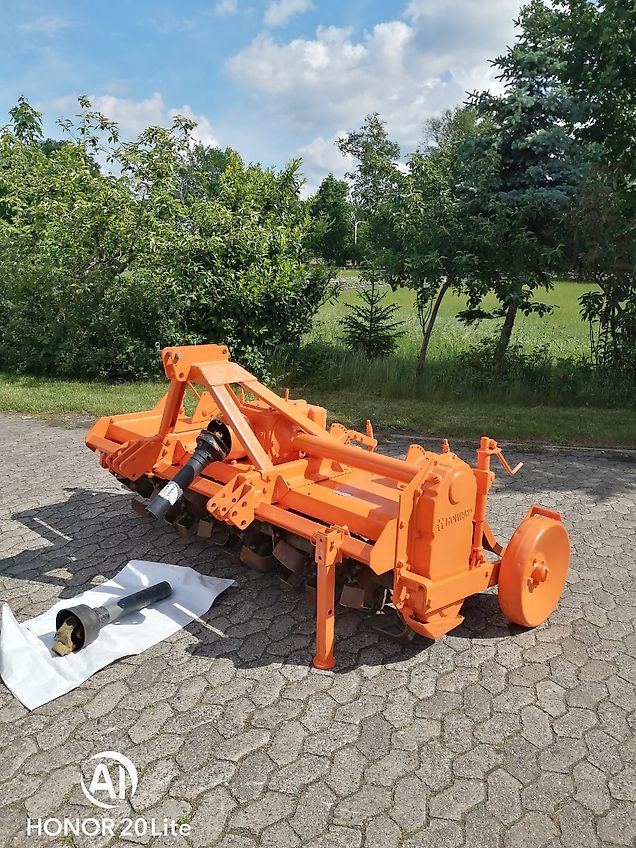 Howard Howard Modell Type HB-205-540T Bodenfräse 205 cm Arbeitsbreite mit 400 mm großen Stützrädern neuwertigen Fräßmesser keine Maschio Fräse Celli