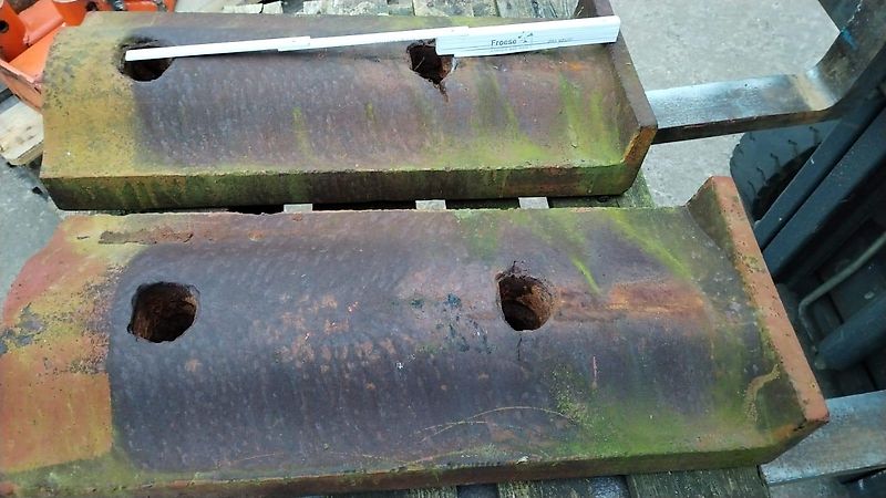 Amazone Howard Stützräder 500 mm mit Flanschplatte Stützräder mit Halterungen Befstigungsmaterial zur exaktren Tiefenführung von Stützrädern geschraubter Grubberstil passen für Howard Grubber Ballastplatten Koffergewichte