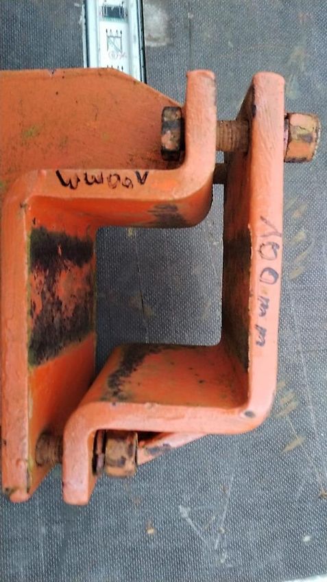 Amazone Howard Stützräder 500 mm mit Flanschplatte Stützräder mit Halterungen Befstigungsmaterial zur exaktren Tiefenführung von Stützrädern geschraubter Grubberstil passen für Howard Grubber Ballastplatten Koffergewichte