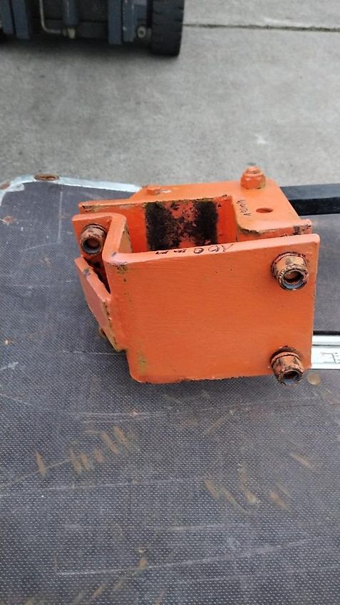 Amazone Howard Stützräder 500 mm mit Flanschplatte Stützräder mit Halterungen Befstigungsmaterial zur exaktren Tiefenführung von Stützrädern geschraubter Grubberstil passen für Howard Grubber Ballastplatten Koffergewichte