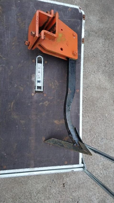 Amazone Howard Stützräder 500 mm mit Flanschplatte Stützräder mit Halterungen Befstigungsmaterial zur exaktren Tiefenführung von Stützrädern geschraubter Grubberstil passen für Howard Grubber Ballastplatten Koffergewichte