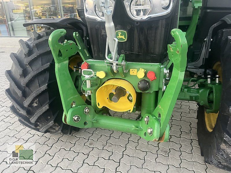John Deere 6110M