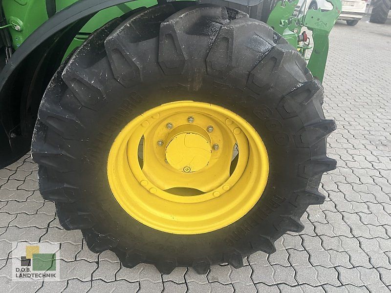 John Deere 6110M