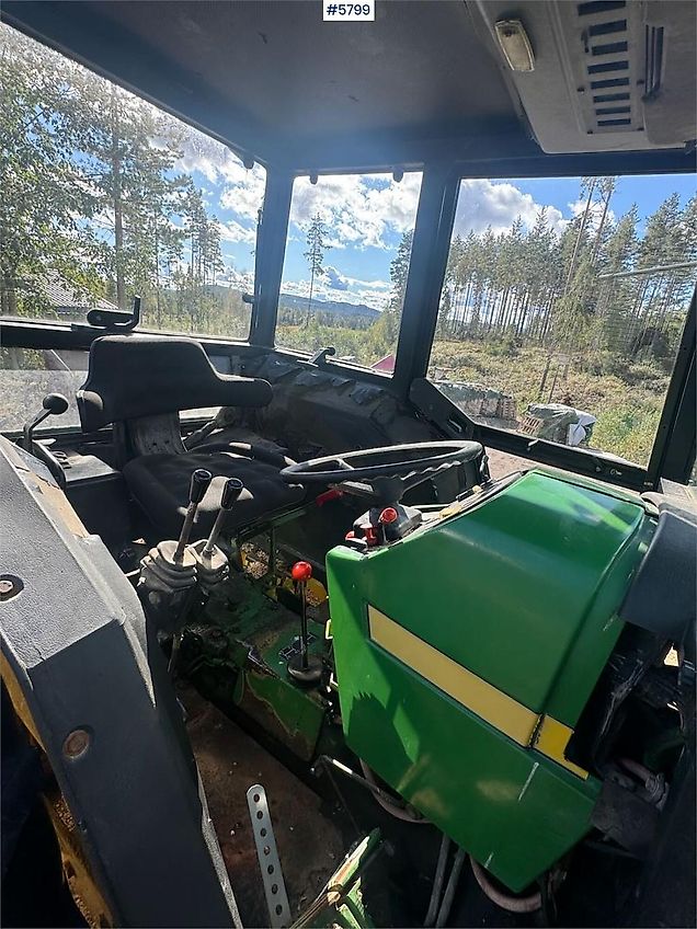 John Deere 2040