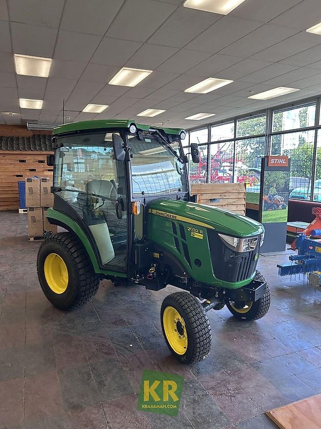 John Deere 2032R #696233