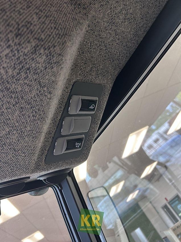 John Deere 2032R #696233