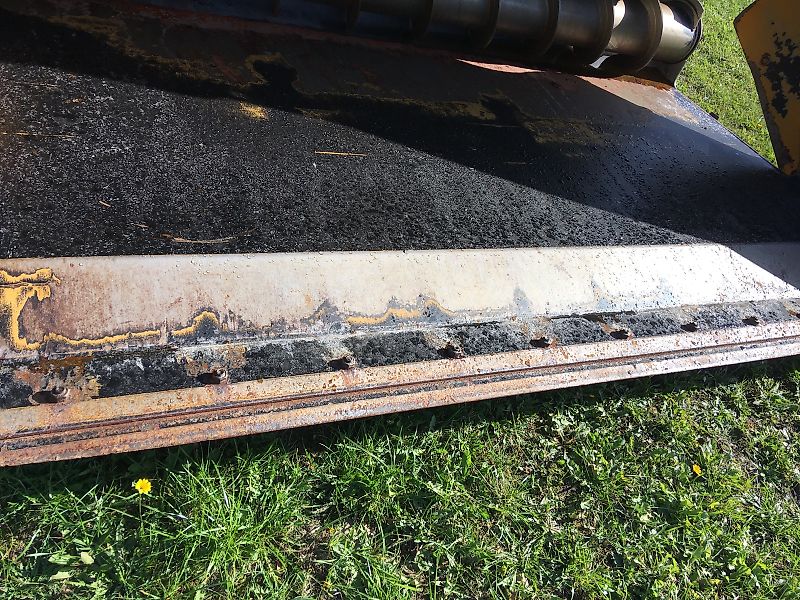 Emily Vega Futterschaufel