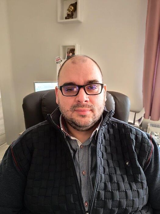 Kontaktinis asmuo Szabó Sándor