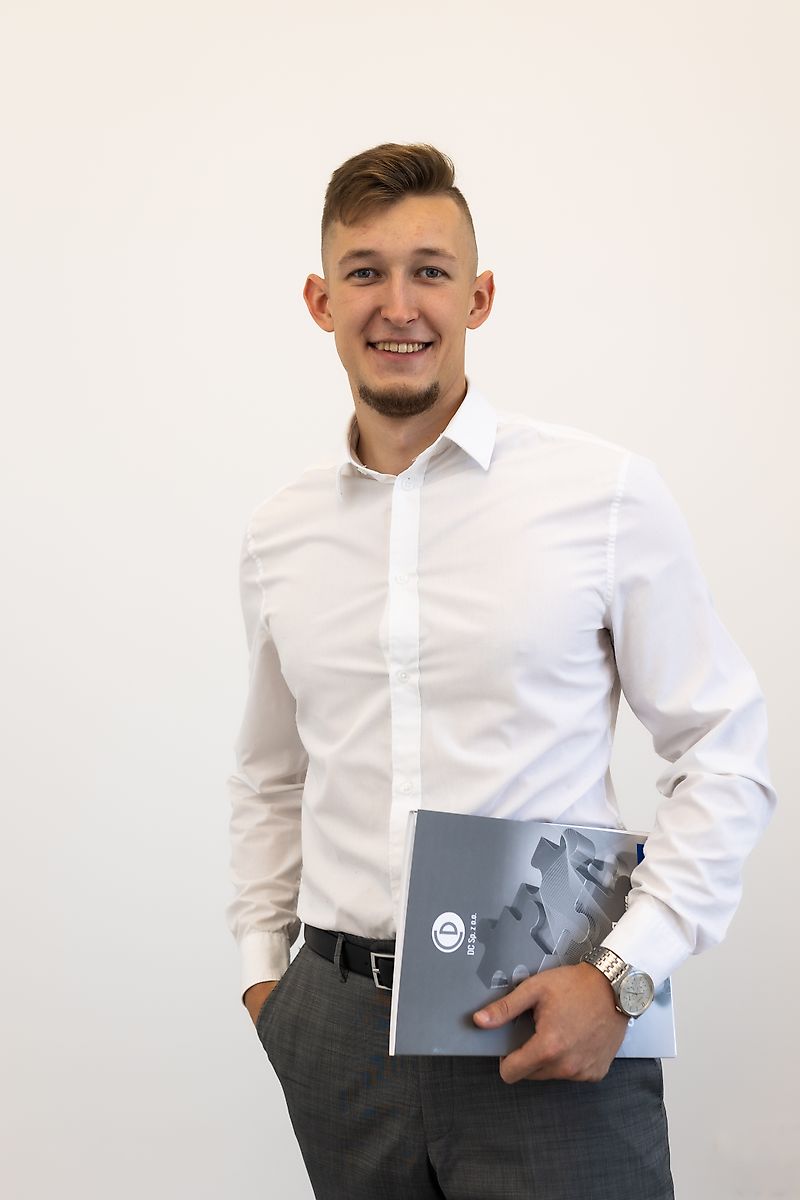 Kontaktinis asmuo Ponas Adam Rogalski